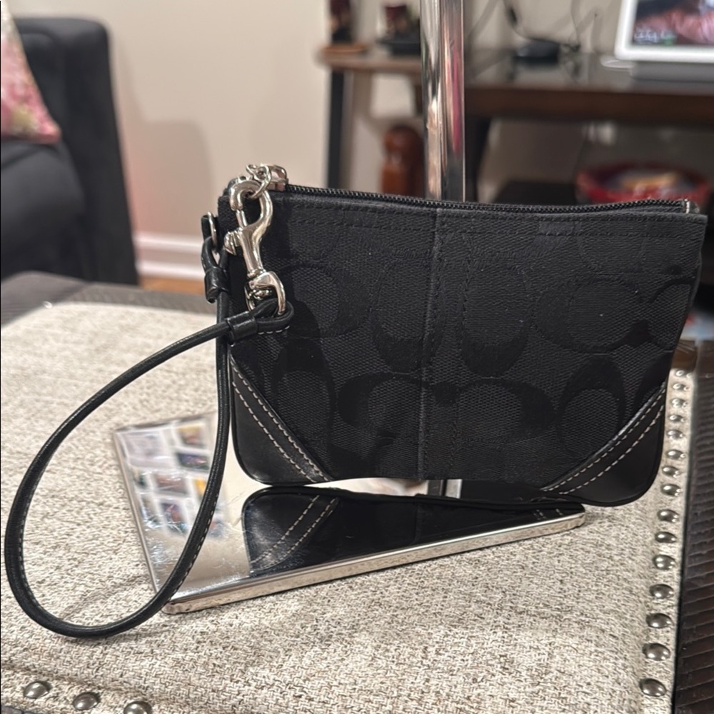 Coach Signature “C” Canvas & Leather Wristlet (EUC)(LS)